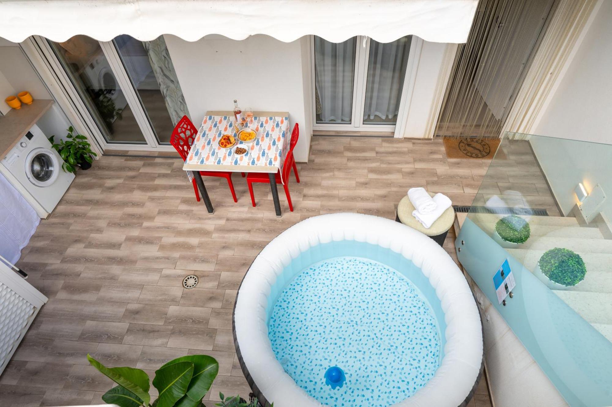 Cozy Marine Apt With Jacuzzi - 250Mt From Sea Полиньяно-а-Маре Экстерьер фото
