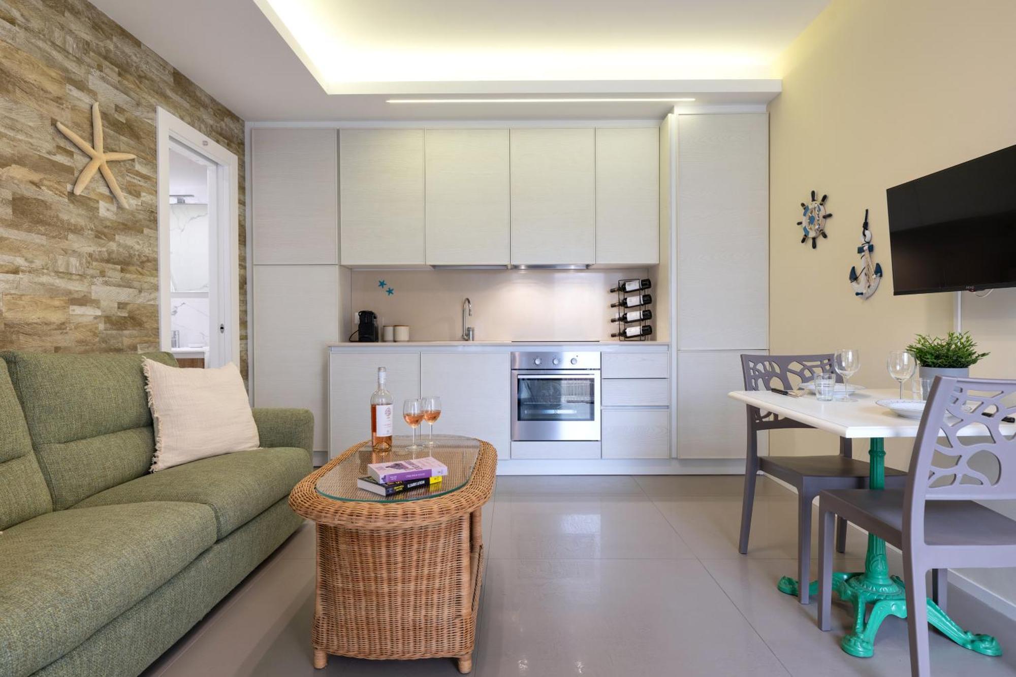 Cozy Marine Apt With Jacuzzi - 250Mt From Sea Полиньяно-а-Маре Экстерьер фото
