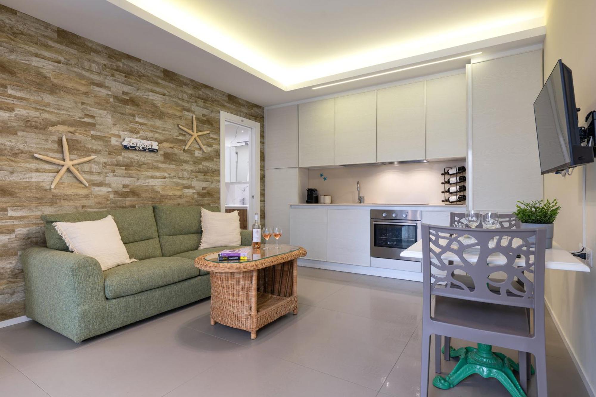 Cozy Marine Apt With Jacuzzi - 250Mt From Sea Полиньяно-а-Маре Экстерьер фото